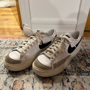 Platform nike blazers low top